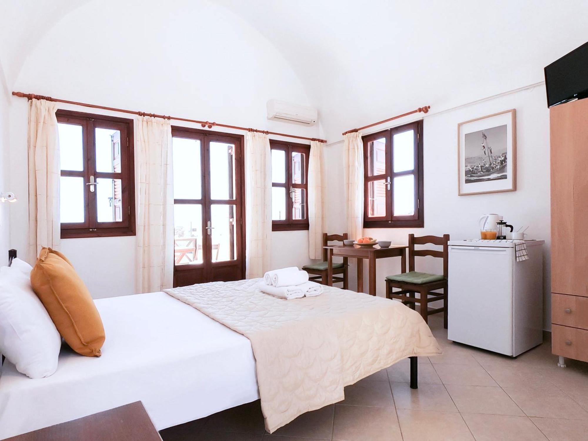 Almyra Villa Perissa  Pokoj fotografie
